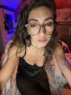 amanilouve online show from March 2026 09:32:02 PM