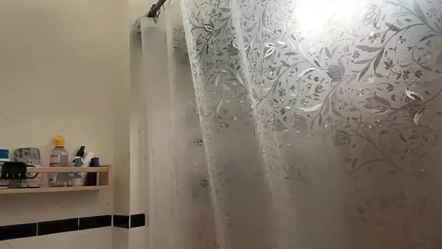 dreamyriri online show from March 2026 09:54:01 PM