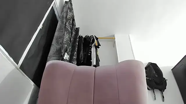 natalia hottman online show from November 2025 04:52:02 PM