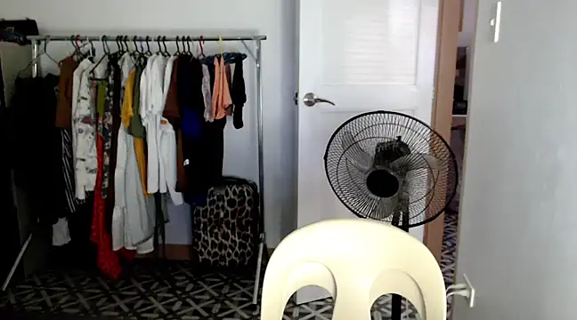 urqueendominant online show from January 2025 03:59:01 AM