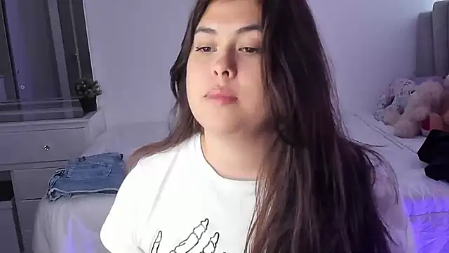 Alyaa s online show from March 2025 08:48:02 PM