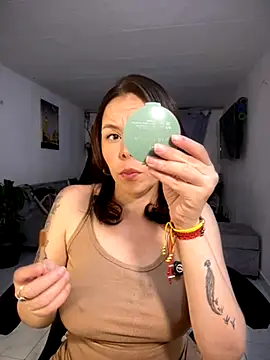 Snapshot of carolina16love chatting on November 2025 11:18:02 PM carolina16love online show from November 2025 11:18:02 PM