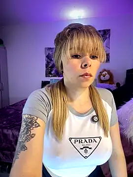 Snapshot of carolina16love chatting on November 2025 11:31:01 PM carolina16love online show from November 2025 11:31:01 PM