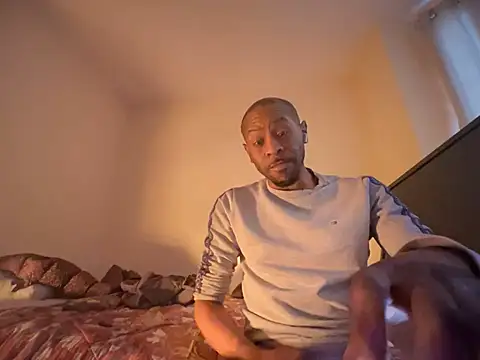 CuzzyB69 online show from March 2025 07:21:02 AM