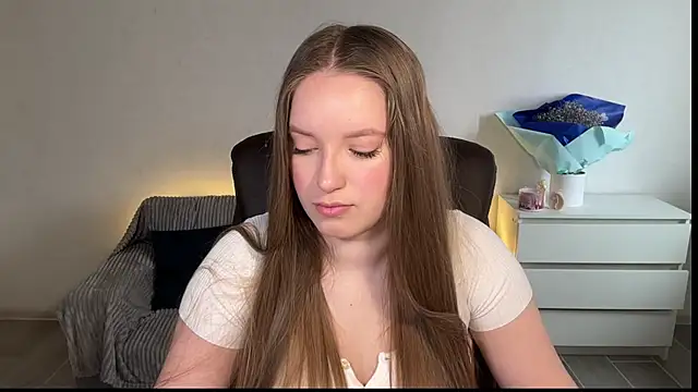 EvaMaddison online show from April 2026 06:40:02 AM