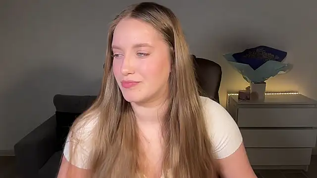 EvaMaddison online show from June 2026 07:42:01 PM