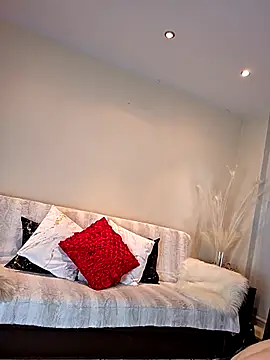 AureliaDoux online show from November 2025 03:01:02 PM