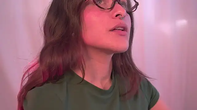 Snapshot of HannaMoom chatting on October 2025 09:33:01 PM HannaMoom online show from October 2025 09:33:01 PM