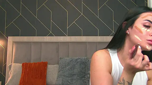 EmyLaveau online show from April 2026 05:30:01 AM