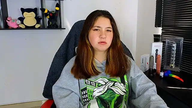 Snapshot of ann_bronw chatting on January 2025 04:18:02 PM ann bronw online show from January 2025 04:18:02 PM