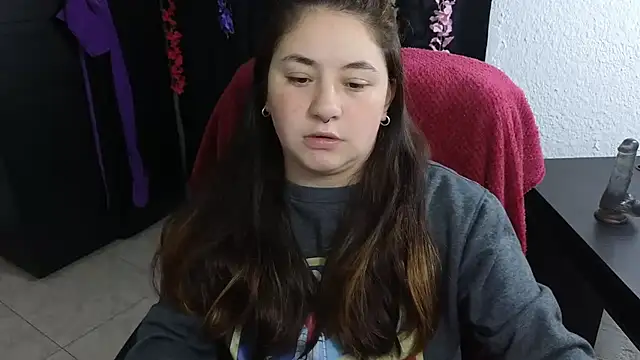 Snapshot of ann_bronw chatting on September 2025 12:43:02 AM ann bronw online show from September 2025 12:43:02 AM