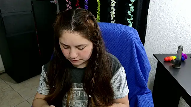 Snapshot of ann_bronw chatting on September 2025 12:36:02 AM ann bronw online show from September 2025 12:36:02 AM