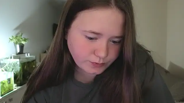 Snapshot of remirann_ chatting on May 2026 02:33:02 PM remirann online show from May 2026 02:33:02 PM