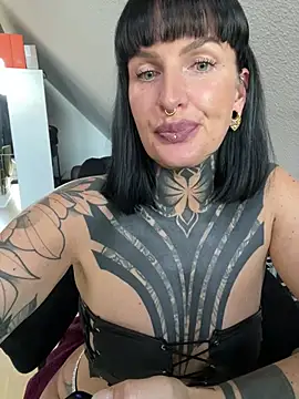 Snapshot of InkedBiitch chatting on May 2026 05:31:01 PM InkedBiitch online show from May 2026 05:31:01 PM
