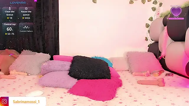 Snapshot of sabrinamossii chatting on June 2026 07:32:02 AM sabrinamossii online show from June 2026 07:32:02 AM