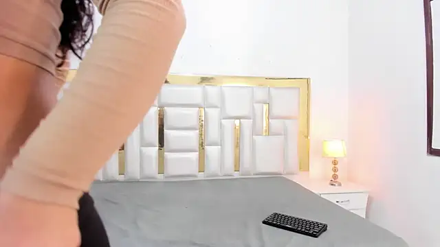 Kylieandjhonny online show from March 2025 06:50:02 PM