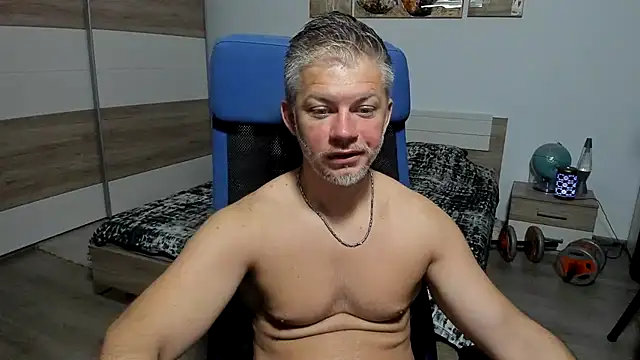 RobbyShawz online show from July 2026 04:42:01 AM