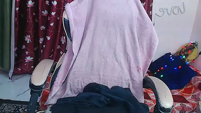 Snapshot of Naiaa-mylove chatting on February 2026 06:20:02 AM Naiaa-mylove online show from February 2026 06:20:02 AM