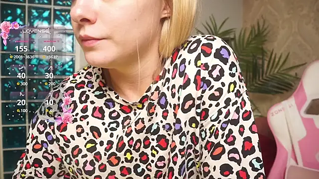 Snapshot of 01_lili_01 chatting on December 2024 12:02:01 PM 01 lili 01 online show from December 2024 12:02:01 PM