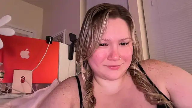 PiggyRose online show from June 2026 01:52:01 AM