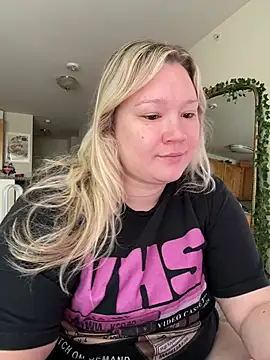 PiggyRose online show from August 2026 02:48:02 PM