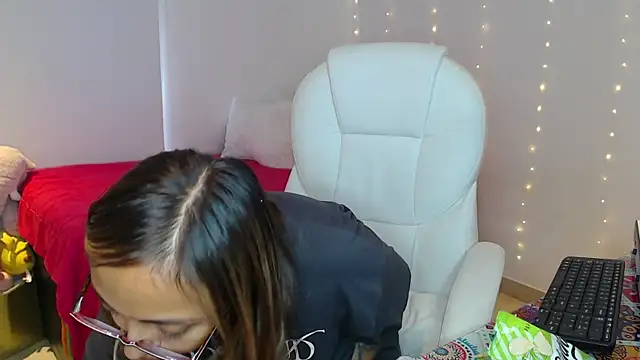 Gabi morales online show from October 2025 08:02:02 PM