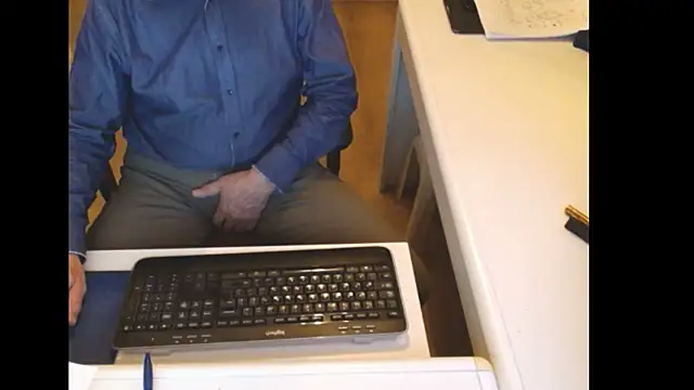 dutchpornking online show from April 2026 07:19:02 PM