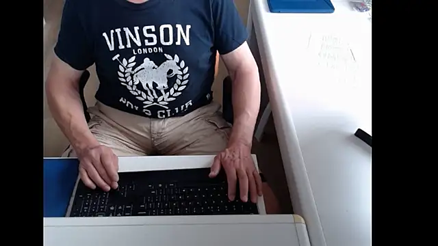 dutchpornking online show from June 2026 06:04:01 AM