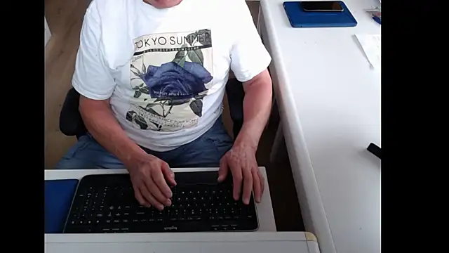 Snapshot of dutchpornking chatting on June 2026 06:34:02 AM dutchpornking online show from June 2026 06:34:02 AM
