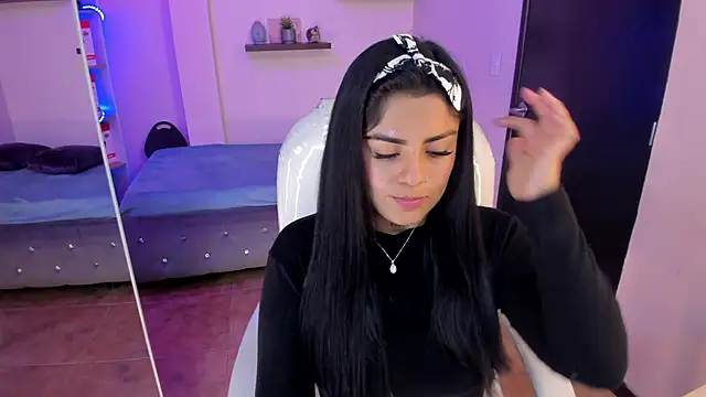 Catalinaa martinez online show from December 2024 06:35:02 PM