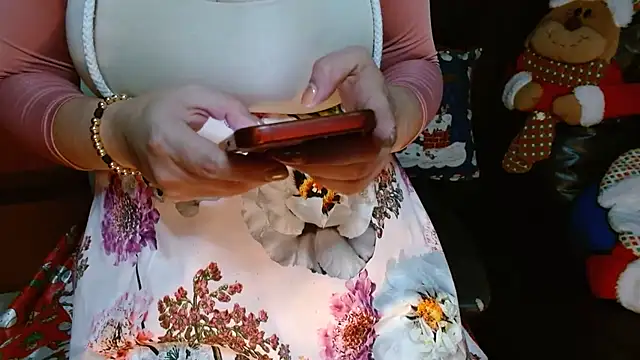 Snapshot of AnnyelinnaLove chatting on December 2024 12:38:02 PM AnnyelinnaLove online show from December 2024 12:38:02 PM