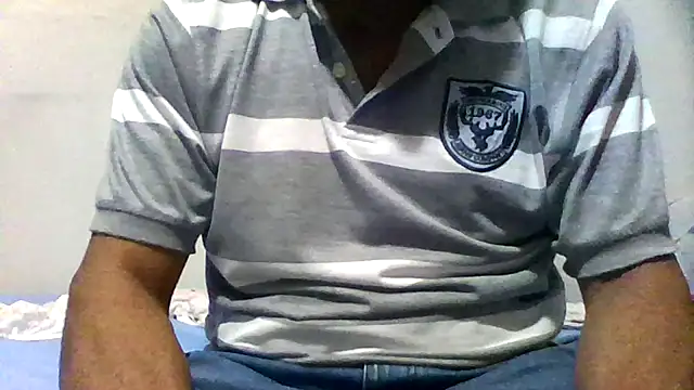 Snapshot of SAFADINHO-25 chatting on January 2025 03:45:01 AM SAFADINHO-25 online show from January 2025 03:45:01 AM