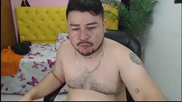 Snapshot of oso_dirty_ chatting on December 2024 05:40:01 PM oso dirty online show from December 2024 05:40:01 PM