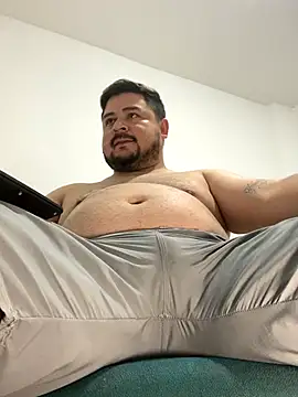 Snapshot of oso_dirty_ chatting on November 2025 06:26:01 PM oso dirty online show from November 2025 06:26:01 PM