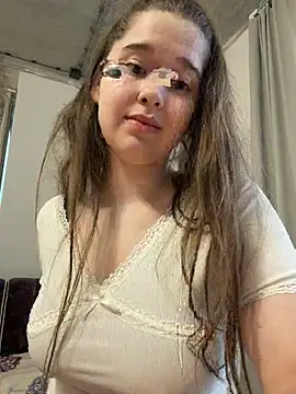 HornyGirlH online show from May 2026 05:10:02 PM