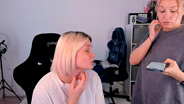 hotblonds online show from December 2025 11:29:01 AM