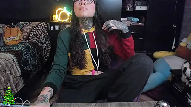 Snapshot of Lilmarieee chatting on December 2024 09:09:02 PM Lilmarieee online show from December 2024 09:09:02 PM