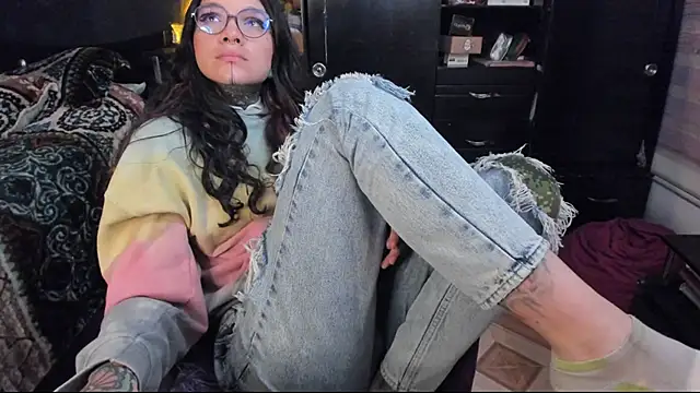 Snapshot of Lilmarieee chatting on February 2025 01:51:01 AM Lilmarieee online show from February 2025 01:51:01 AM