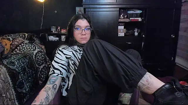 Snapshot of Lilmarieee chatting on March 2025 12:20:02 AM Lilmarieee online show from March 2025 12:20:02 AM