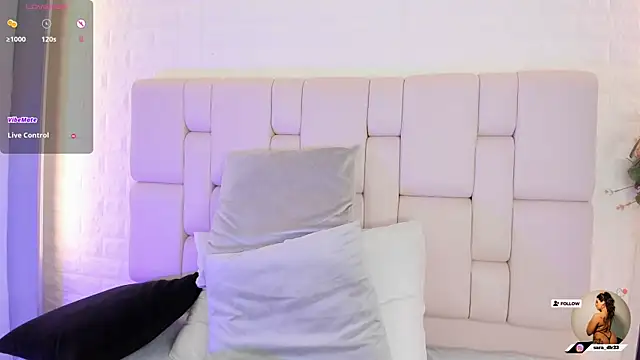 Snapshot of nataly_clark_ chatting on March 2025 01:42:02 AM nataly clark online show from March 2025 01:42:02 AM