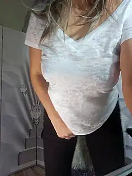 Kimi  online show from May 2026 09:27:01 AM