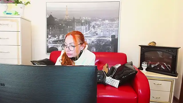 Snapshot of softlysoftlyasbeauty chatting on September 2025 01:02:01 PM softlysoftlyasbeauty online show from September 2025 01:02:01 PM