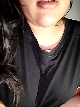 Annerae online show from October 2025 05:14:01 PM