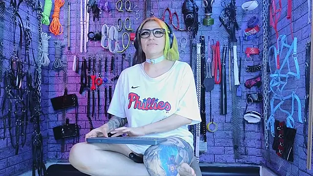 PANDORANEZZ online show from November 2025 10:52:02 PM