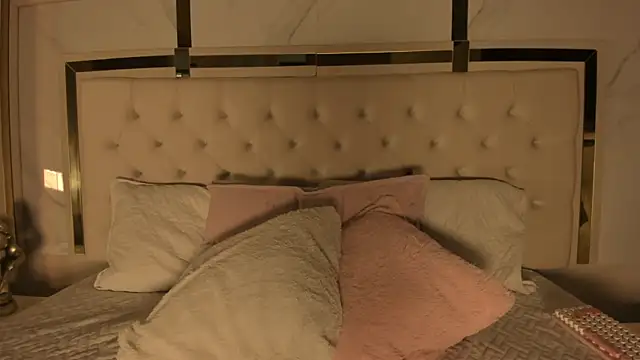 Meghan stonne  online show from November 2025 07:13:02 PM