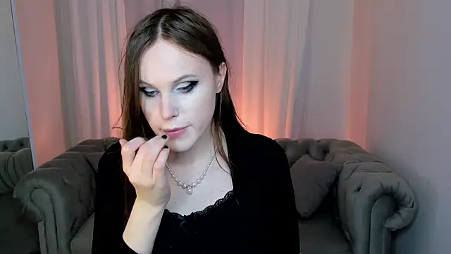 EffieMinki online show from June 2026 09:52:02 PM