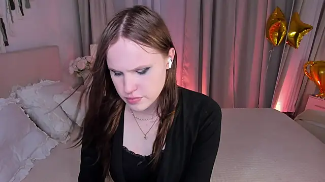 EffieMinki online show from June 2026 09:27:01 PM