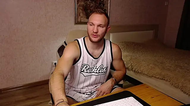 Toress1 online show from November 2025 06:29:02 PM