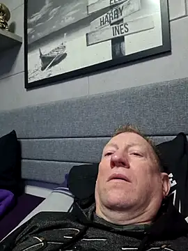 tomtom111111 online show from November 2025 01:25:02 PM