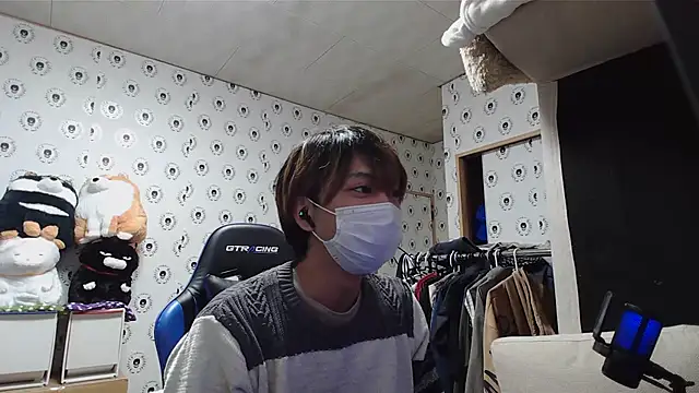 Snapshot of pychan chatting on February 2025 01:42:02 PM pychan online show from February 2025 01:42:02 PM